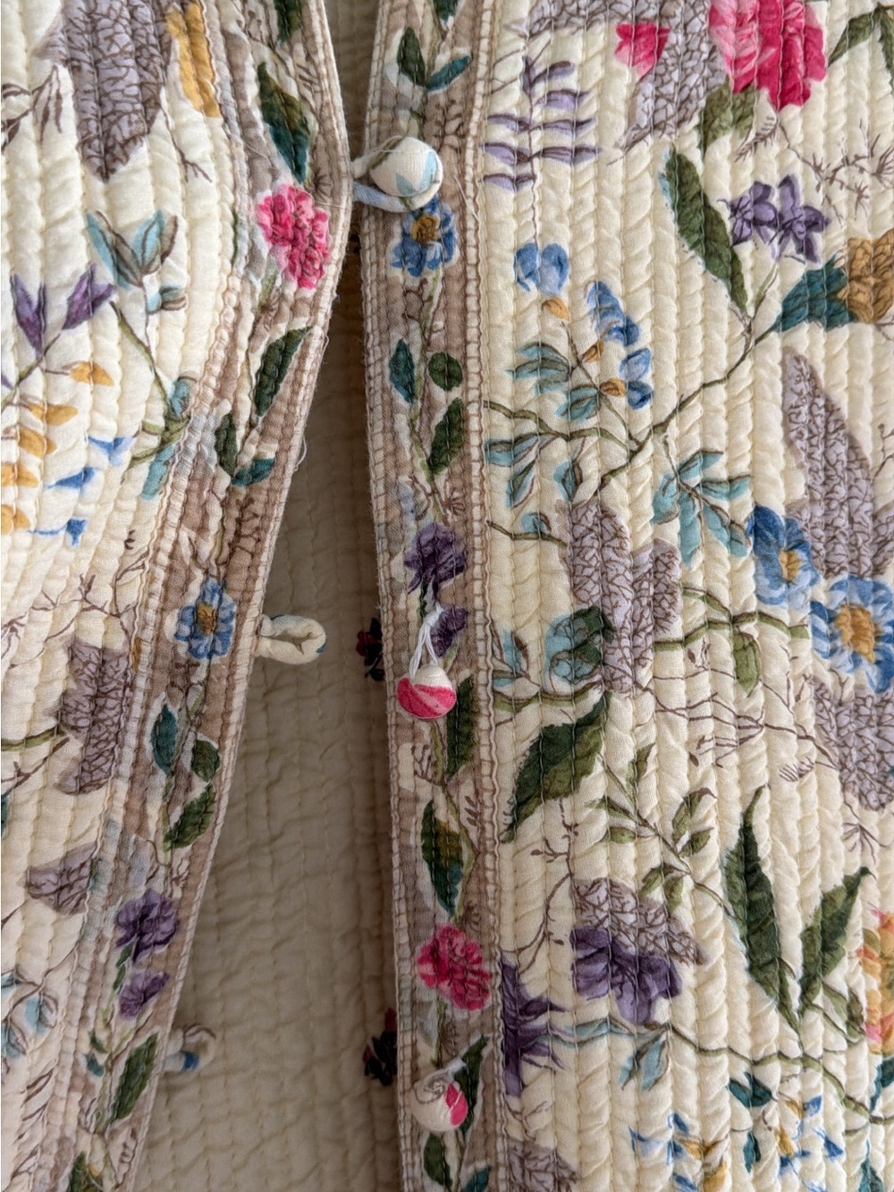 Quilted floral Garden Jacket, Reversible and feminine - Picture 3 of 4
